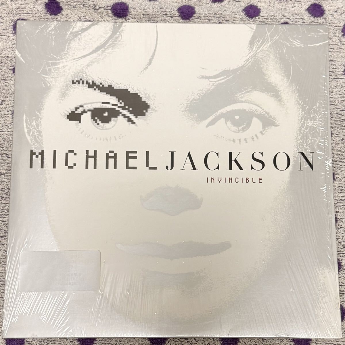 マイケルジャクソン CDアルバム2枚セット INVINCIBLE インヴィンシブル