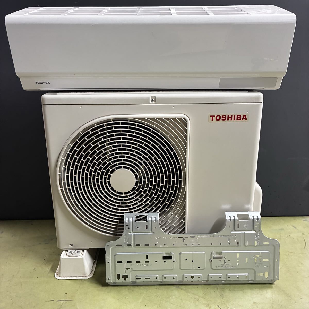 ホイ東芝ルームエアコンディショナ 中古】【中古】TOSHIBA/東芝 ルームエアコンディショナ 室内ユニット