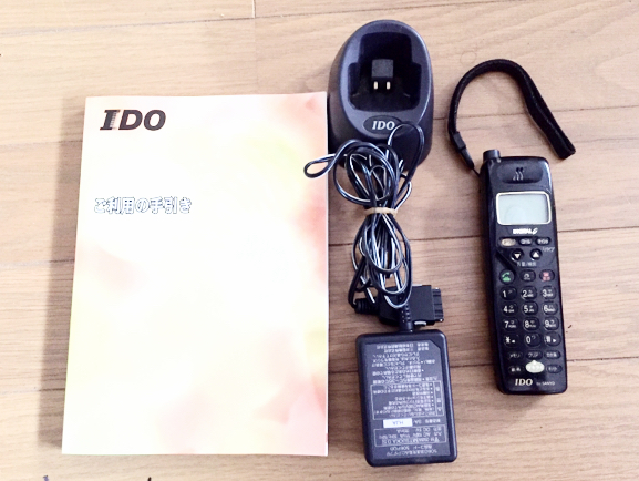 SANYO IDO 携帯電話 ブラック