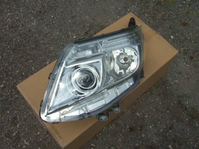 トヨタ NOAH ノア ZWR80 後期 LED 左 ヘッドライト 要補修