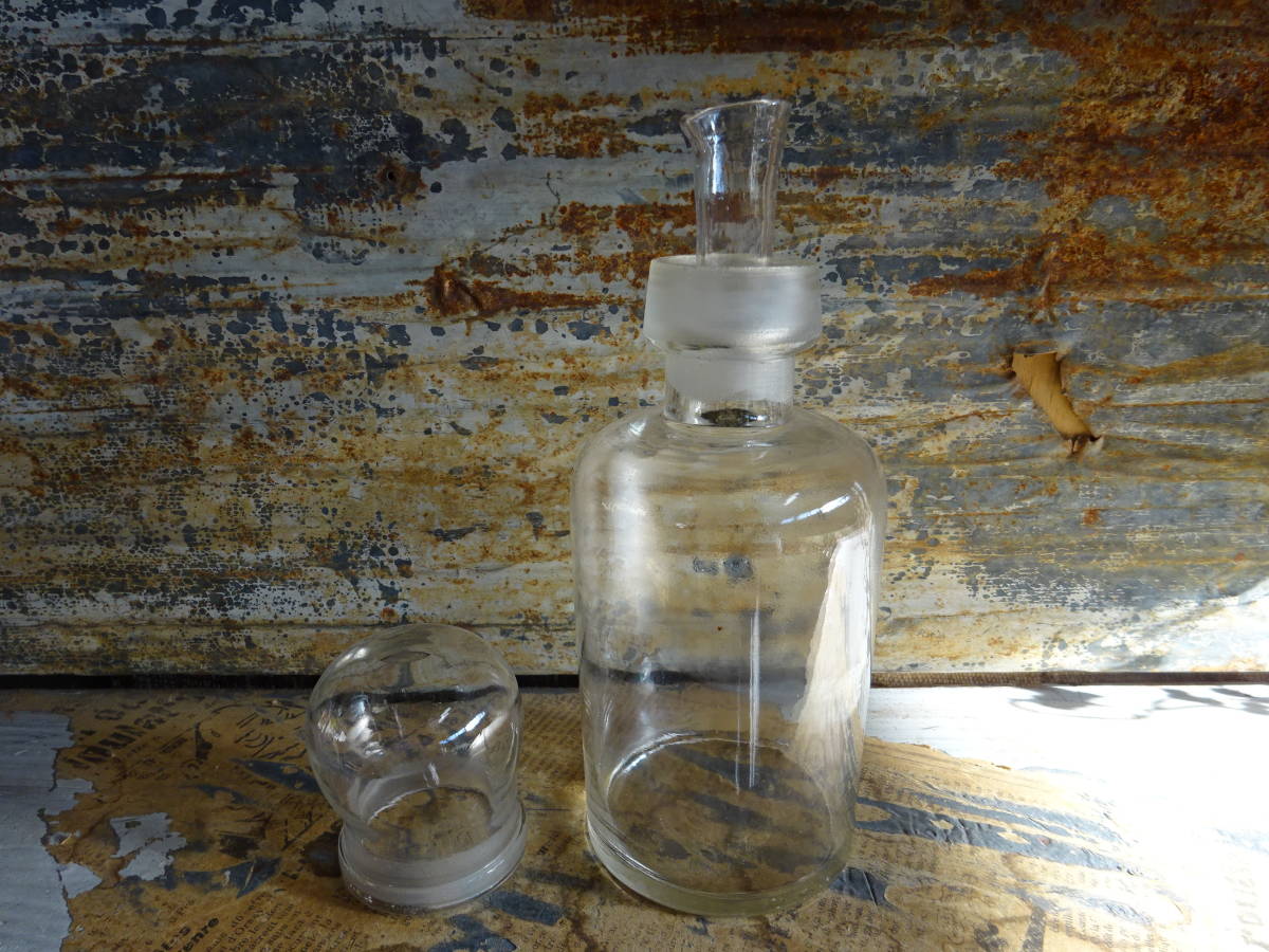 フランス蚤の市ウォーターサーバー ガラス瓶蓋付コップ水指古道具アンティークインテリアインダストリアル骨董グラス薬瓶 の落札情報詳細 ヤフオク落札価格情報 オークフリー スマートフォン版