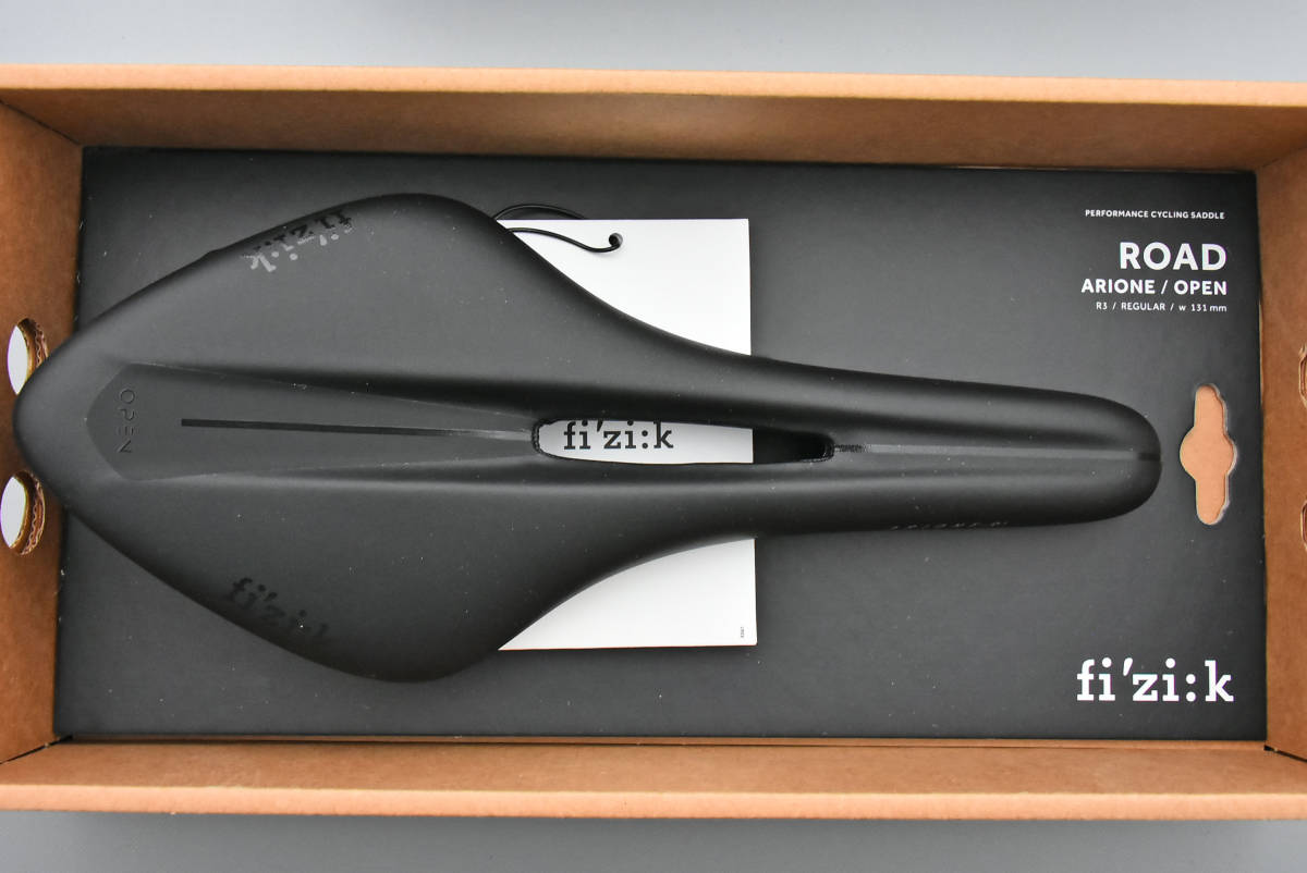 新品　フィジーク　テストサドル　アリオネ　Ｒ3　レギュラー