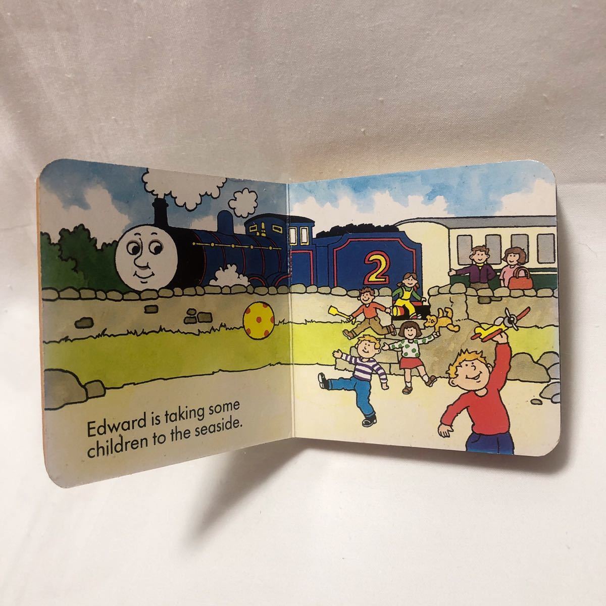機関車トーマス Edward And The Bear エドワード Thomas 絵本 本 Books 英語 English 英語絵本 英語本 英会話 教材 Ess トーマス 子供 熊 の落札情報詳細 ヤフオク落札価格情報 オークフリー スマートフォン版