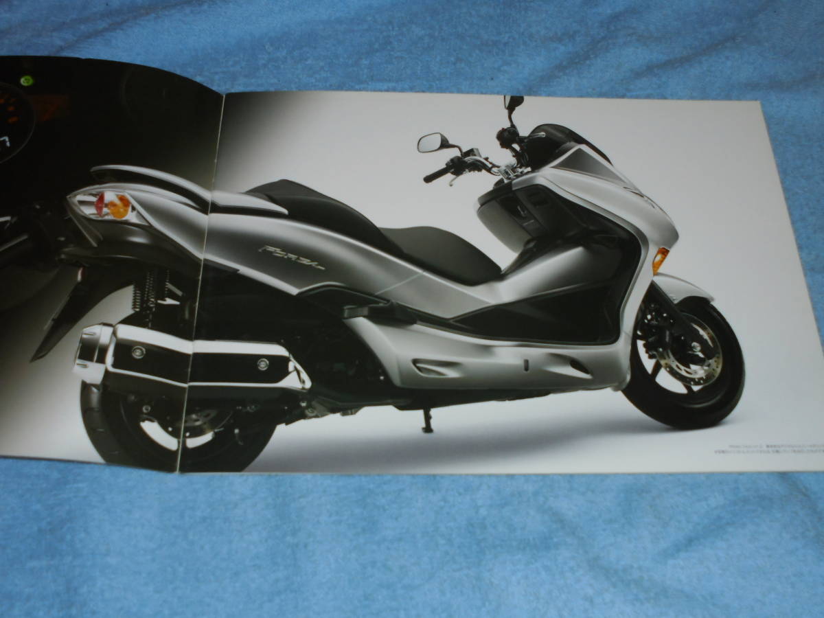 08年 Mf10 ホンダ フォルツァ X Z Z Abs バイク カタログ Honda Forza 250 Mf10e 水冷 4ストローク Ohc 単気筒 248cc 22ps スクーター の落札情報詳細 ヤフオク落札価格情報 オークフリー スマートフォン版