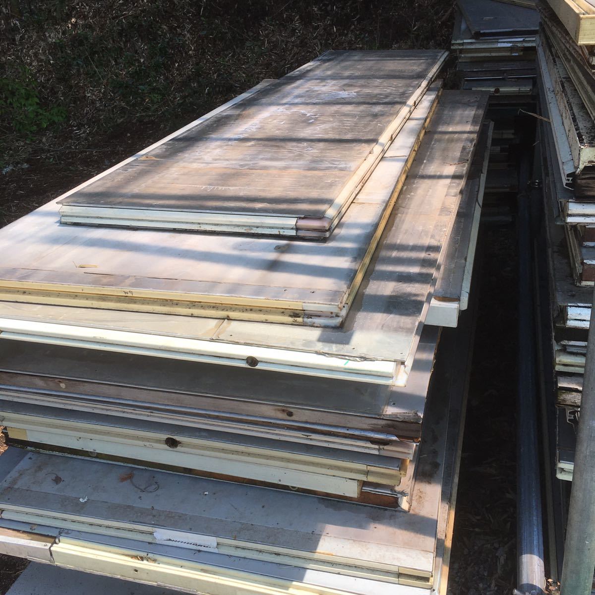 引き取り限定 Diyにどうですか 物置やプレハブ カーポート 車庫製作に サイディング 外壁材 サンドイッチパネル の落札情報詳細 ヤフオク落札価格情報 オークフリー スマートフォン版