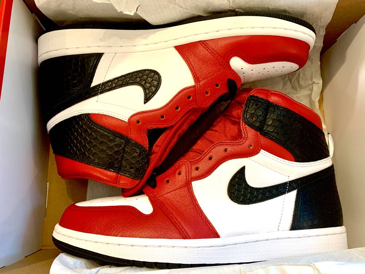 試着のみ Jordan 1 Retro High Satin Snake Chicago W 27 0 Us10 ジョーダン 光るスニーカーボックス の落札情報詳細 ヤフオク落札価格情報 オークフリー スマートフォン版