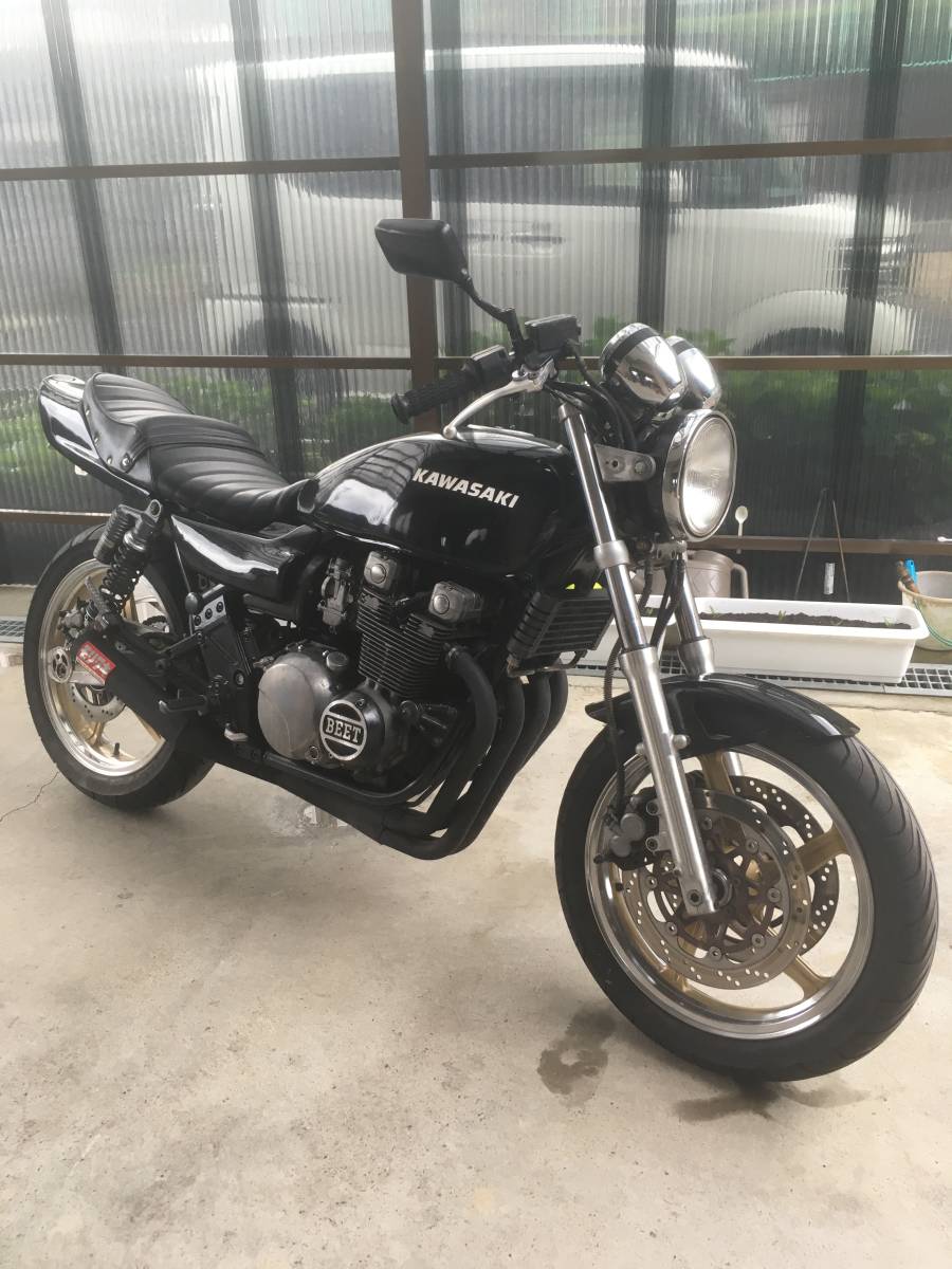 Kawasaki ゼファー400 レストアベース ゼファー400製作】 何とか連休中