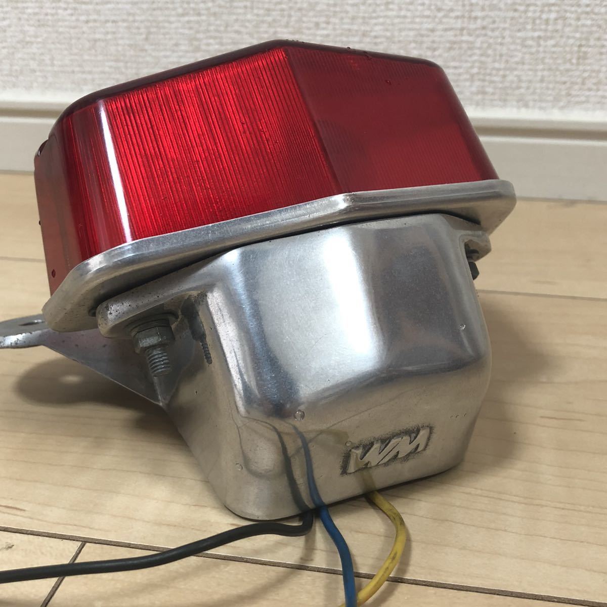 SR400 / 500 WM ルーカス テールランプ ダブルエム 車検対応 SR400 / 500 WM ルーカス テールランプ ダブルエム 車検対応