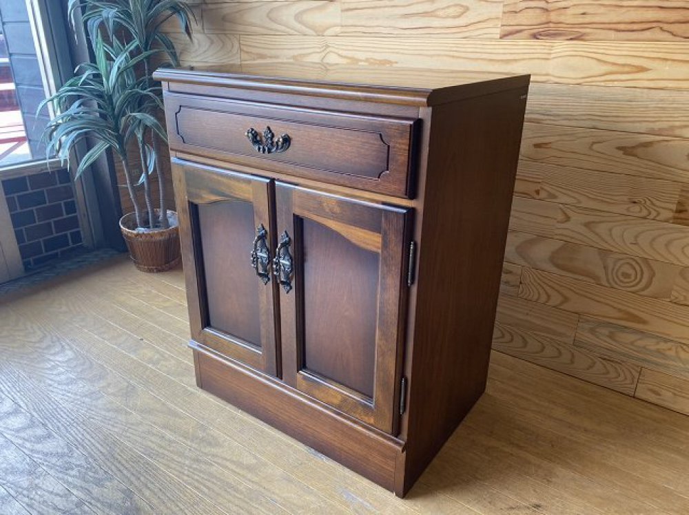 【美品】カリモク コロニアル サイドテーブル キャビネット 電話台 美品 カリモク コロニアル 電話台 サイドテーブル キャビネット 花台