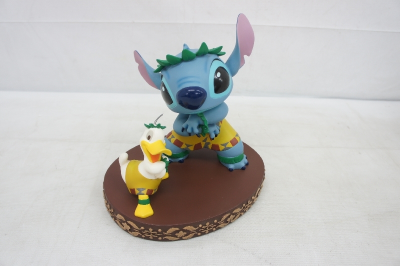 9868g 箱あり ディズニー スティッチ アヒル ビッグフィギュア ディズニーストア Disney Store リロ スティッチ Lilo Stitch の落札情報詳細 ヤフオク落札価格情報 オークフリー スマートフォン版
