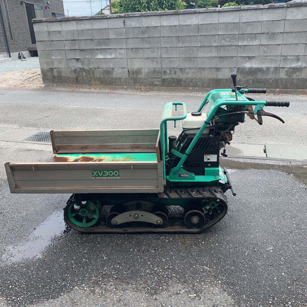 アテックス クローラー 型 運搬車 XV300 手動ダンプ 最大300kg 5.5馬力 
