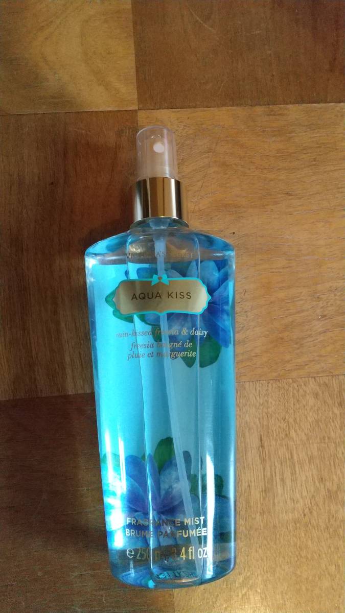 新品 ヴィクトリアシークレット Victoria Secret アクアキス Aqua Kiss フレグランスミスト 250ml 未使用 の落札情報詳細 ヤフオク落札価格情報 オークフリー スマートフォン版