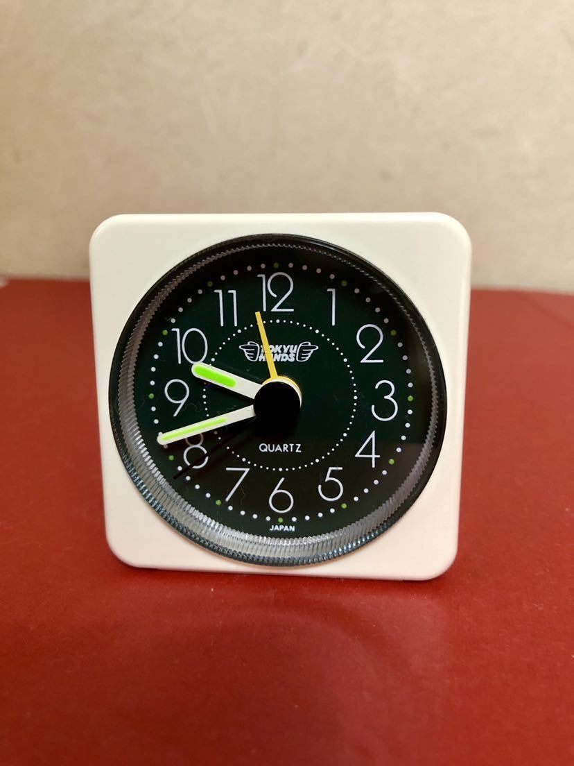 新品 新品 限定品 小型目覚まし時計便利 蛍光針東急ハンズ卓上コンパクト旅行白緑シンプル 四角5 5cm正方形アラム置き時計アナログ単3電池型 の落札情報詳細 ヤフオク落札価格情報 オークフリー スマートフォン版