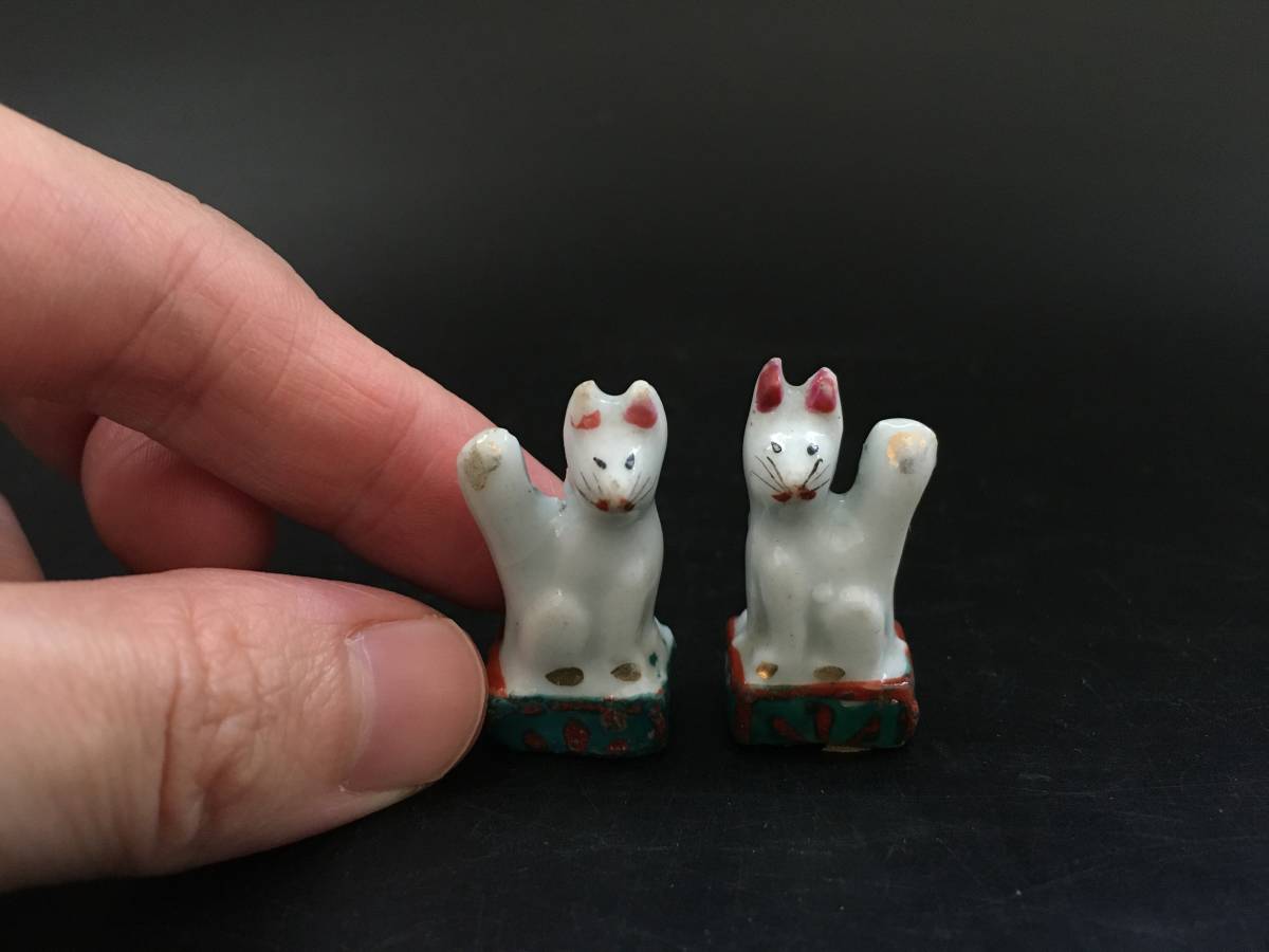 中国・日本古陶磁器　時代古作品　古陶磁器　陶器製　辰砂釉　狐像　神狐　お稲荷様 古い 小さな 陶磁器製 瀬戸人形 お稲荷さん 狛狐 白狐 きつね キツネ