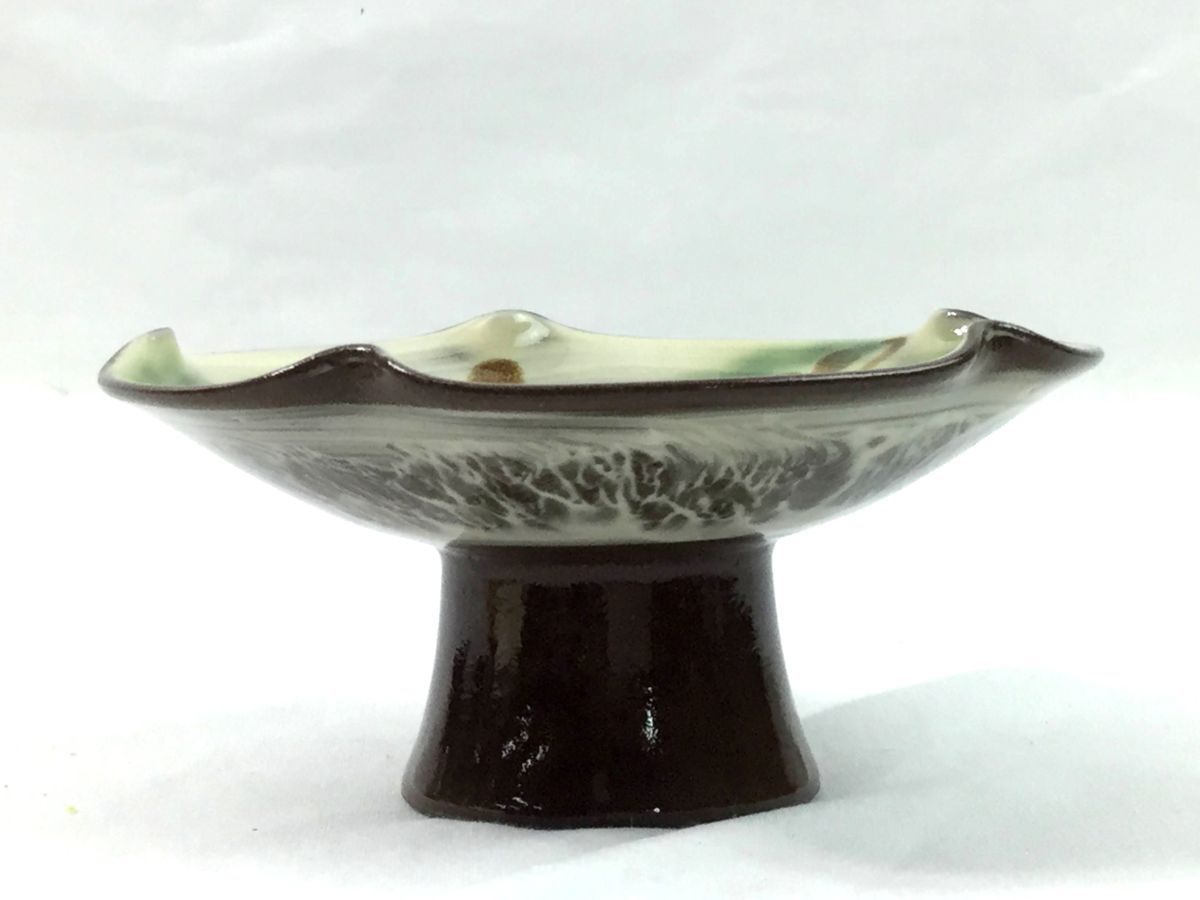 茶道具 唐津焼 指月庵 清水滋雄 造 高台菓子器 刷毛目 緑の松 新品 未使用品 茶道具 唐津焼 指月庵 清水滋雄 造 高台菓子器 刷毛目 緑の松