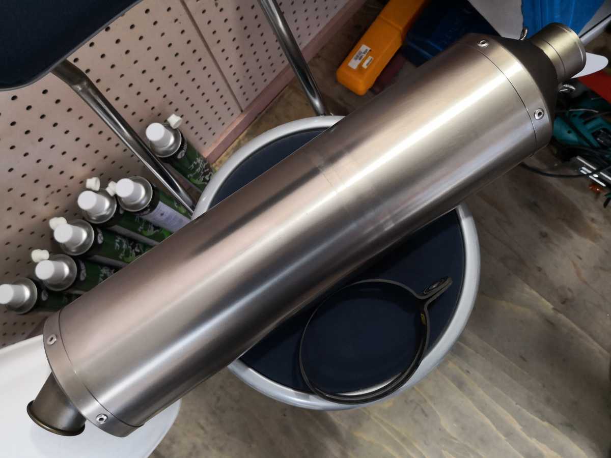 アクラポビッチ AKRAPOVIC 52φチタン オーバルサイレンサー