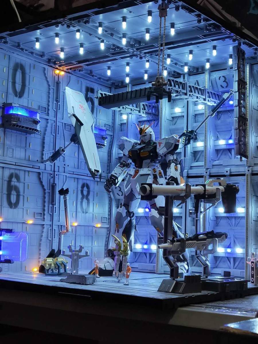 ガンダム 格納庫 基地 美品