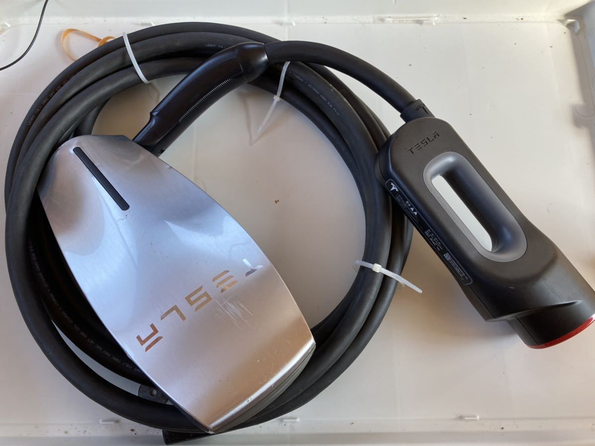 テスラ純正 日本向け チャデモアダプター（Tesla純正 CHAdeMO