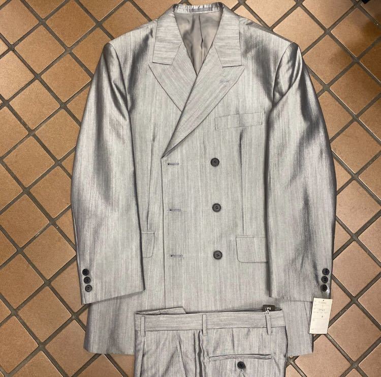 新品】新品 未使用 プラチナカラー ダブル6ッ釦3ッ掛けスーツ Lサイズ