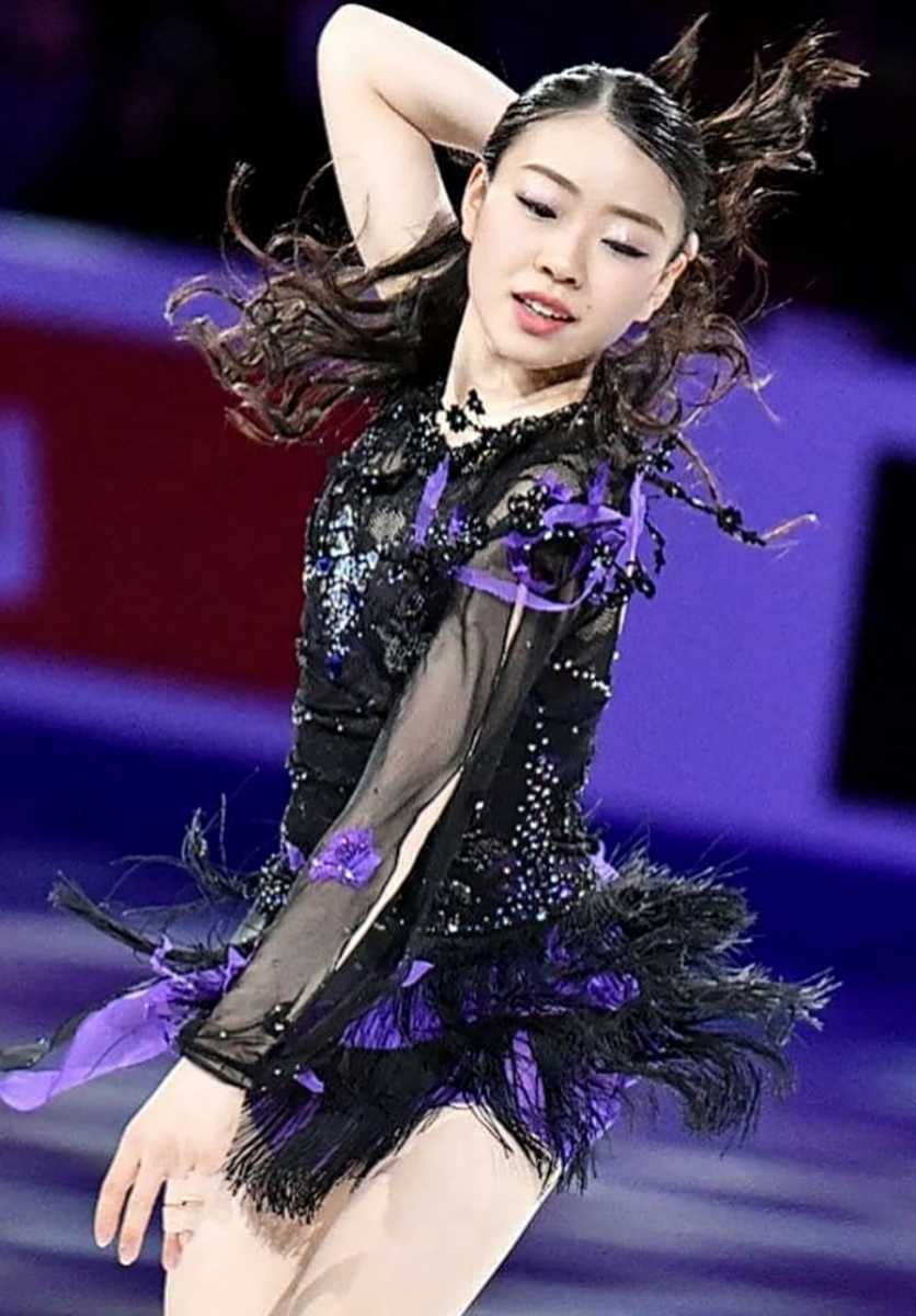 売り切り 4枚セット♪ 妖艶黒衣装 紀平梨花さん フィギュアスケート
