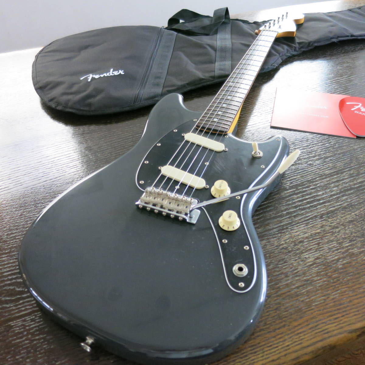 Zicca Limited Fender Char Mustang Sumi墨色 Zicca Limited Fender Char Mustang Sumi墨色