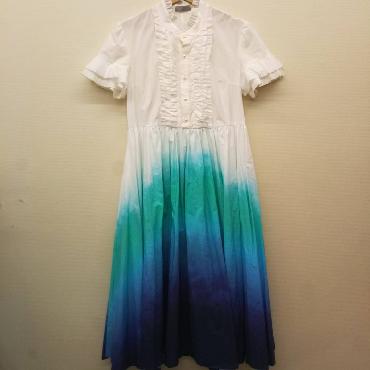 Hazama 17ss 夜空のワンピース 半袖 シャツワンピース ロング ハザマ レディース グラデーション 店舗受取可 の落札情報詳細 ヤフオク落札価格情報 オークフリー スマートフォン版