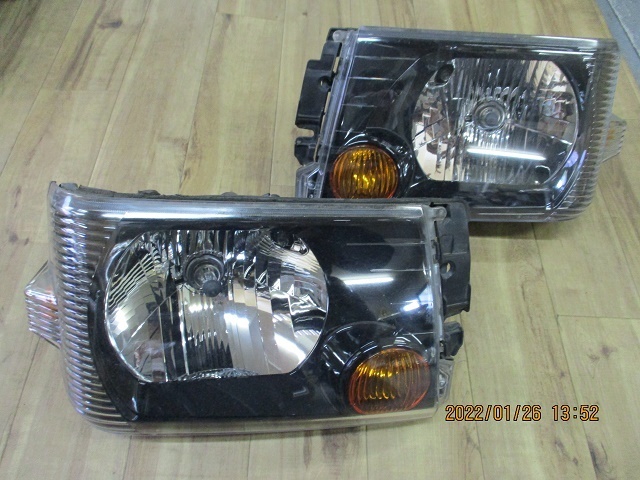H21 クリッパー U71V 右ヘッドライト/右ヘッドランプ K44503