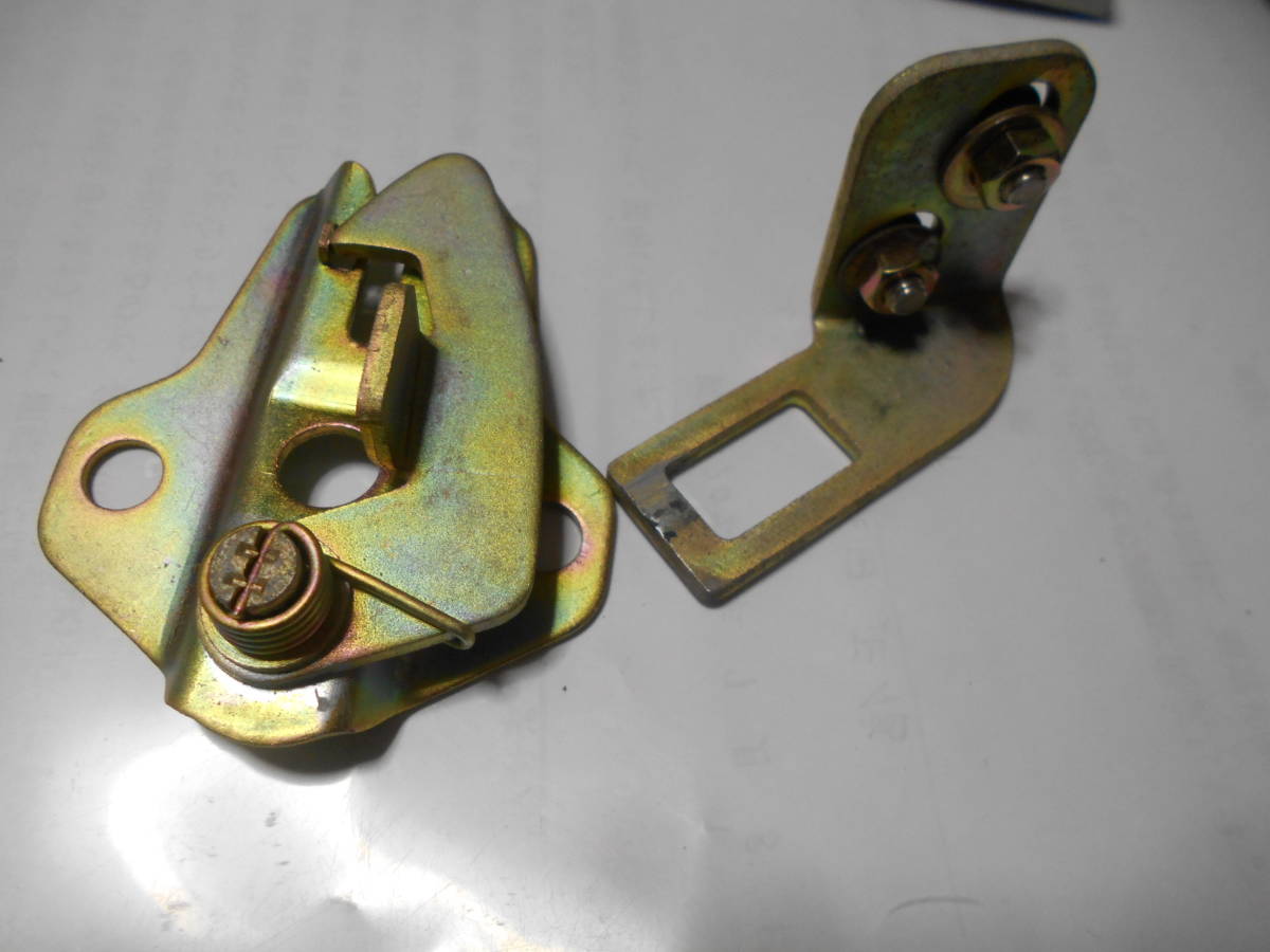 BNR32 ボンネットキャッチ ストライカー コアサポート R32