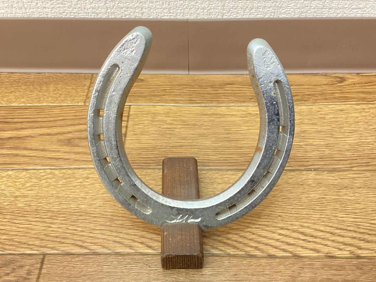 傷や汚れあり】004 8 ホースシュー FJC3F 馬蹄 蹄鉄 馬グッズ 置物
