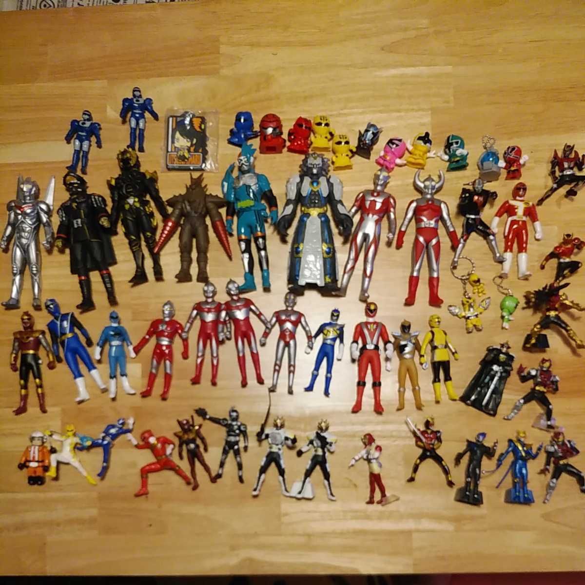 仮面ライダー 戦隊 違い 指人形 特撮ヒーロー 戦隊モノ 仮面