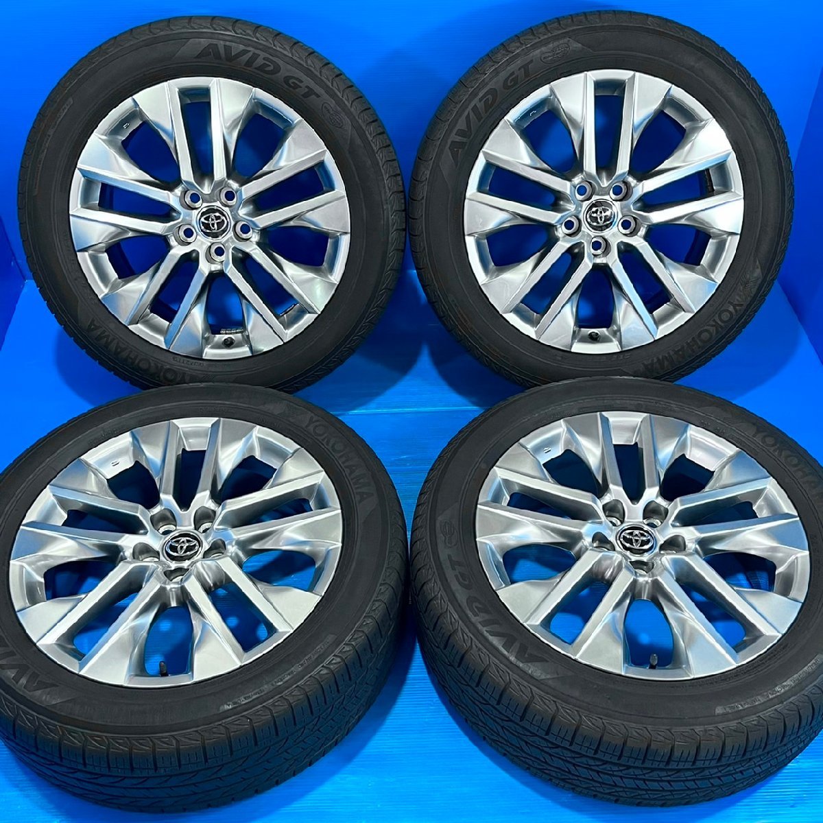 【目立った傷や汚れなし】超美品 19インチ RAV4 純正 トヨタ 7.5J+40 5H114.3 235/55R19 ヨコハマ AVID ...