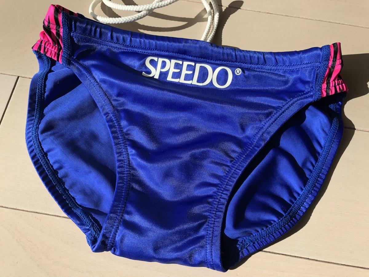 昔のモデルの競パンです。 現役水泳部がプールで着用してい