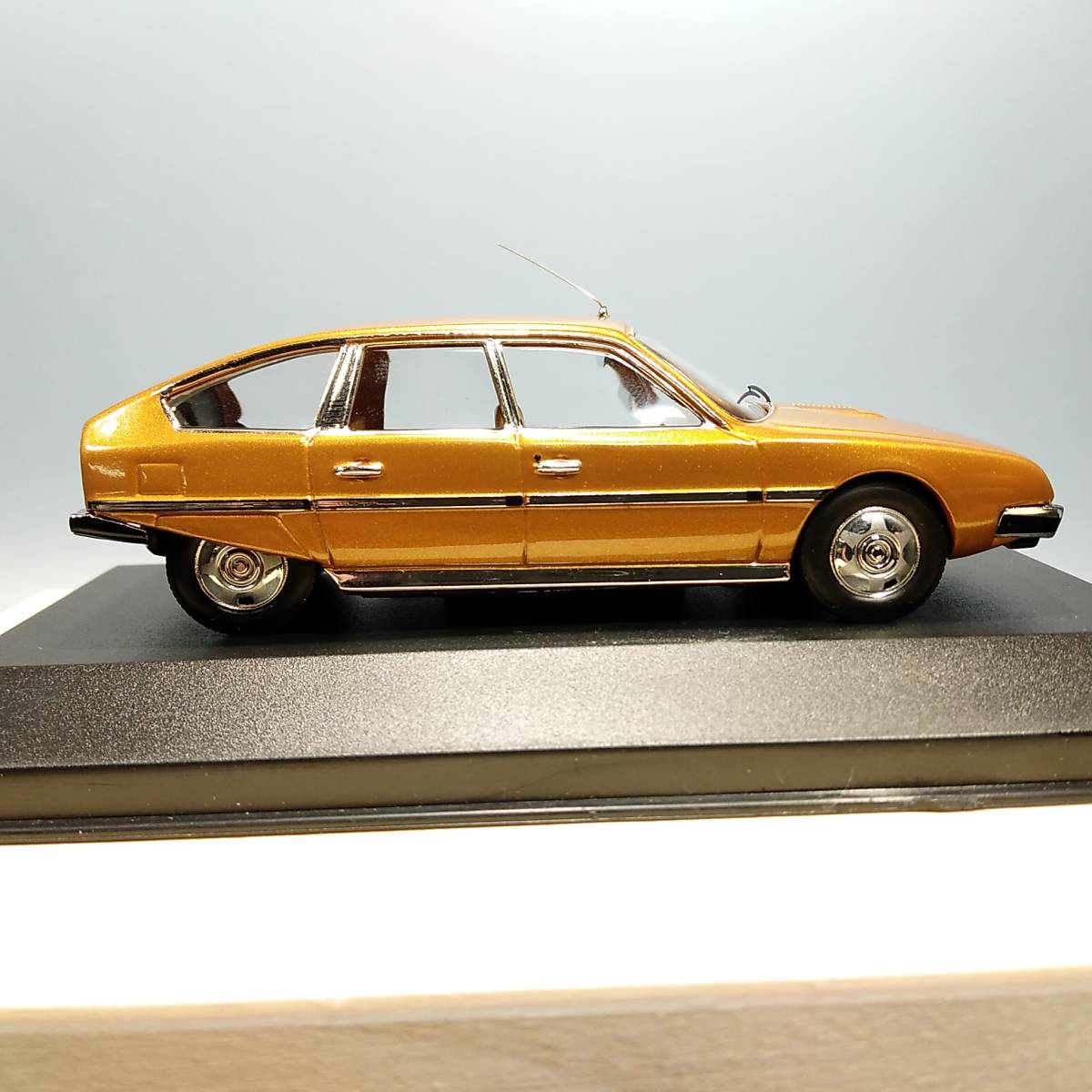 ixo シトロエンCX Berlina Pallas 1976 1/43 ixo シトロエンCX Berlina Pallas 1976 1/43 - メルカリ