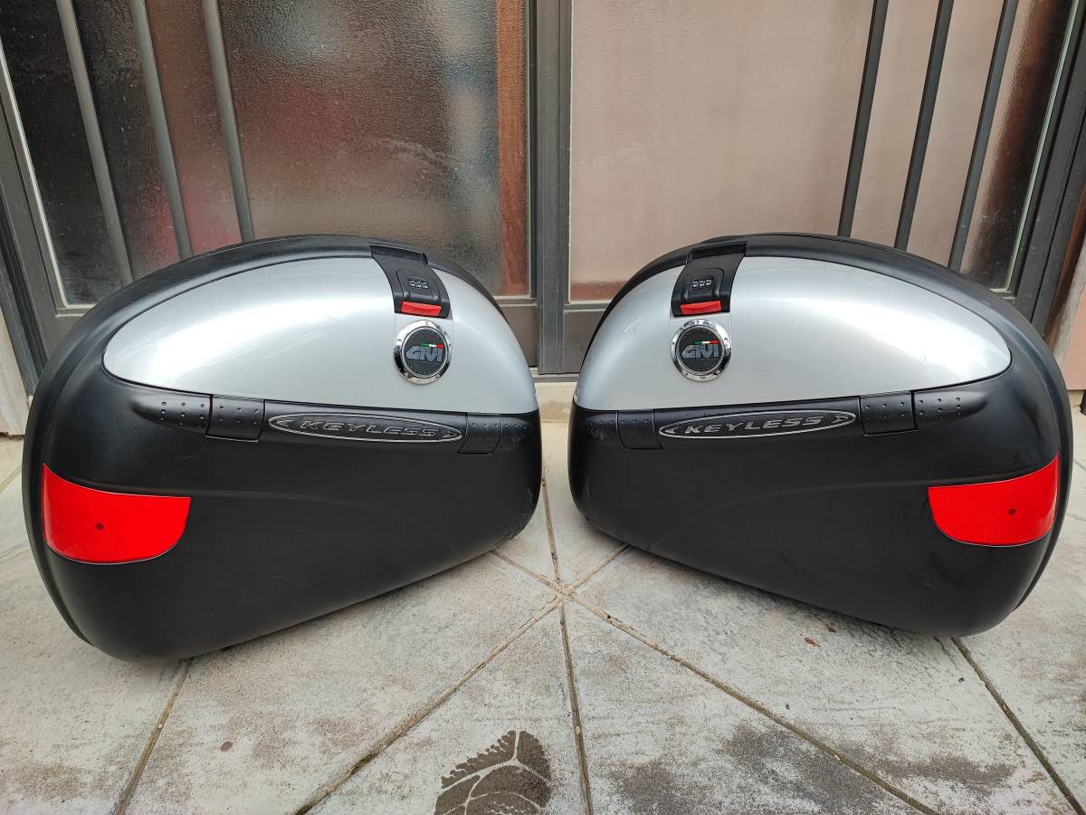 GIVI E41 サイドケース パニアケース 左右セット（やや傷や汚れあり 