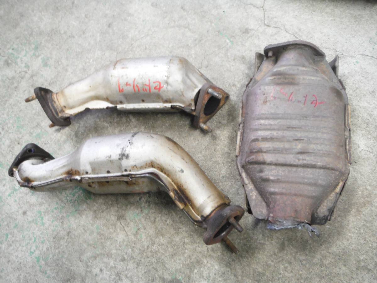 TOYOTA SANGO 13019触媒 パイプに穴あり トヨタ純正 触媒 SANGO 13019