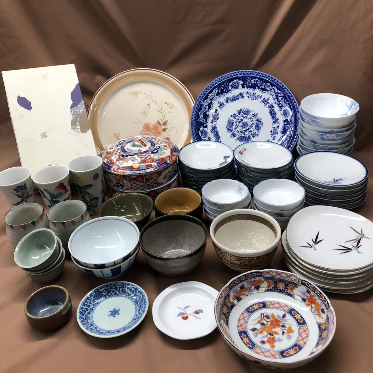 古伊万里染付「蓮と翡翠」の大鉢（概数 D22cm、H10cm