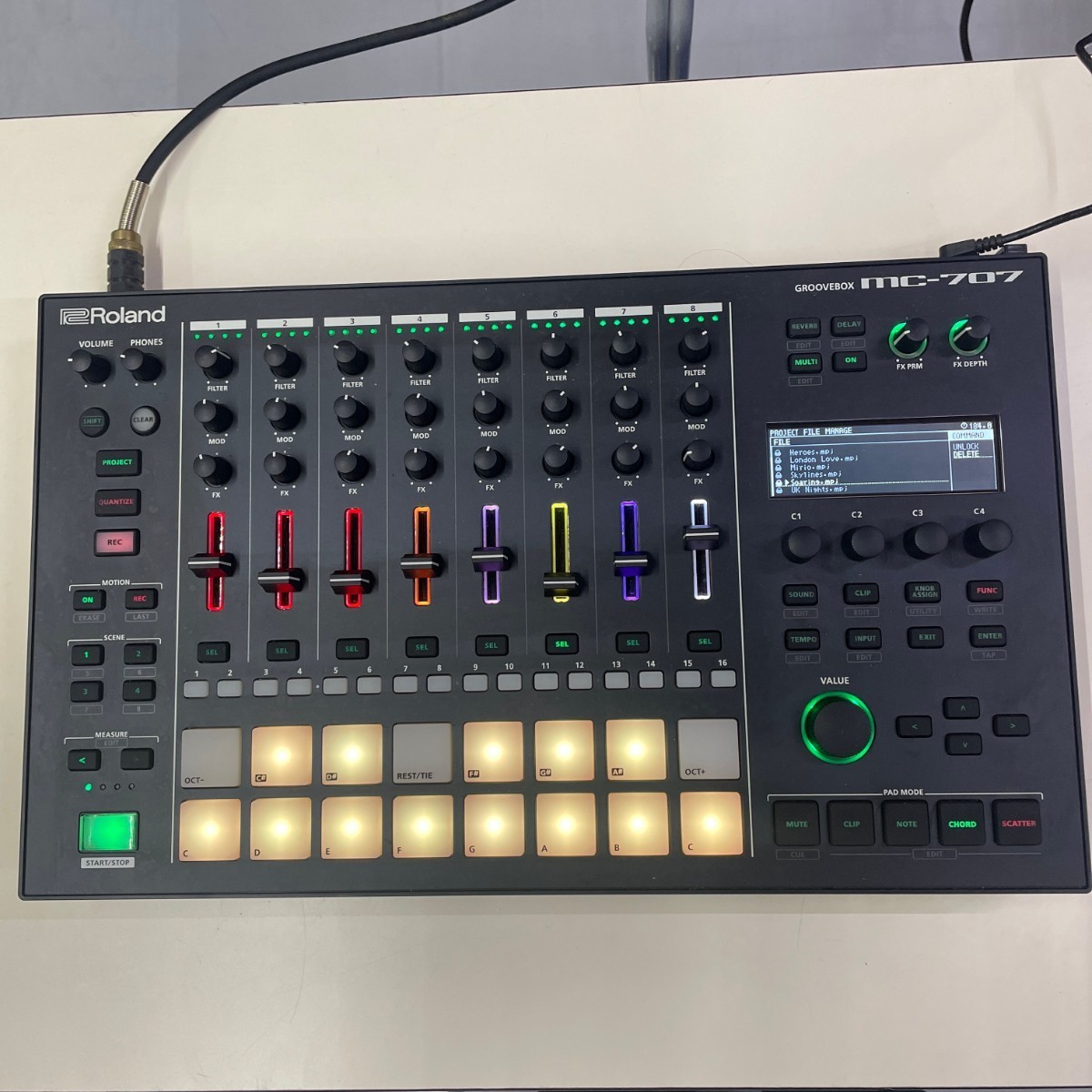 Roland MC-101 グルーヴボックス Roland MC-101 ローランド グルーブボックス（Roland MC-101