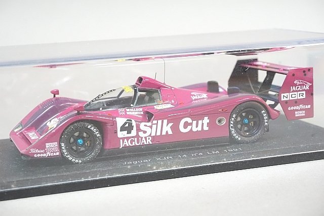 Revel Monogram Model Racing Jaguar E-Type No. 15 Le Mans 1963 Slot Car