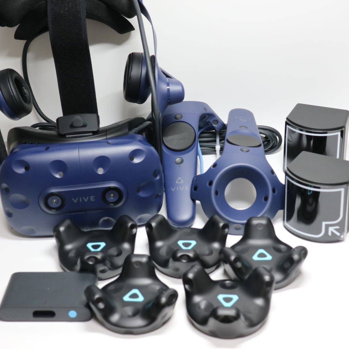  Apple、HTC Vive のようなコントローラー、クロスウォーク ボウリング ゲームなどを備えた AR/VR ヘッドセットをテスト