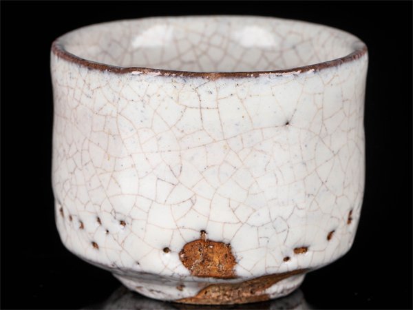 やや傷や汚れあり】【流】三輪栄造(休雪) 萩焼 ぐい呑み 箱付 TQ932の