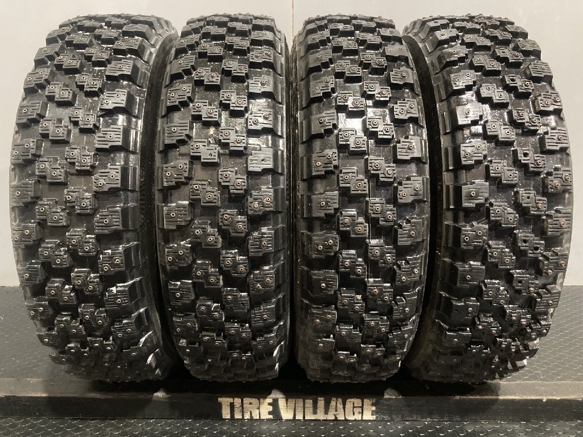 ADVAN スパイクタイヤ