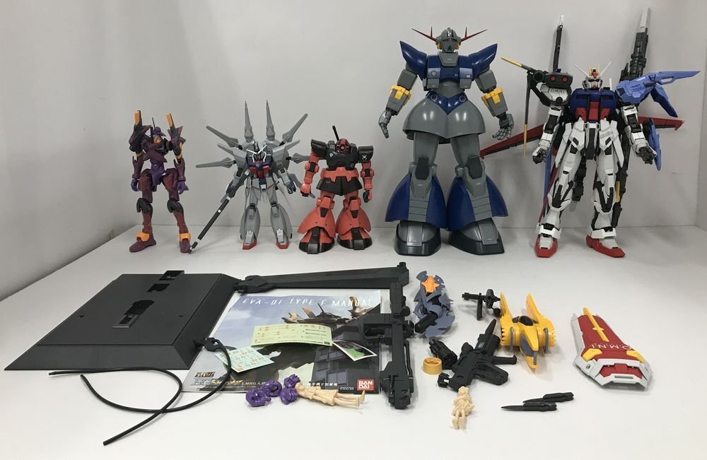ワンピなど最旬ア！ MGジオング 赤バンダイ 未組立） バンダイ ジオング （MG 未開封 ロボット