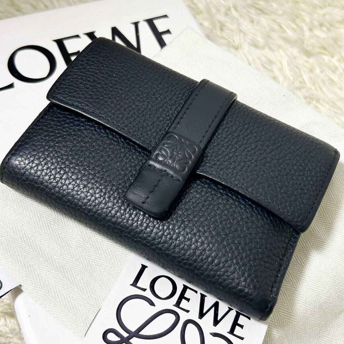 LOEWE ブラック レザー 三つ折り財布 LOEWE ブラック レザー 三つ折り財布