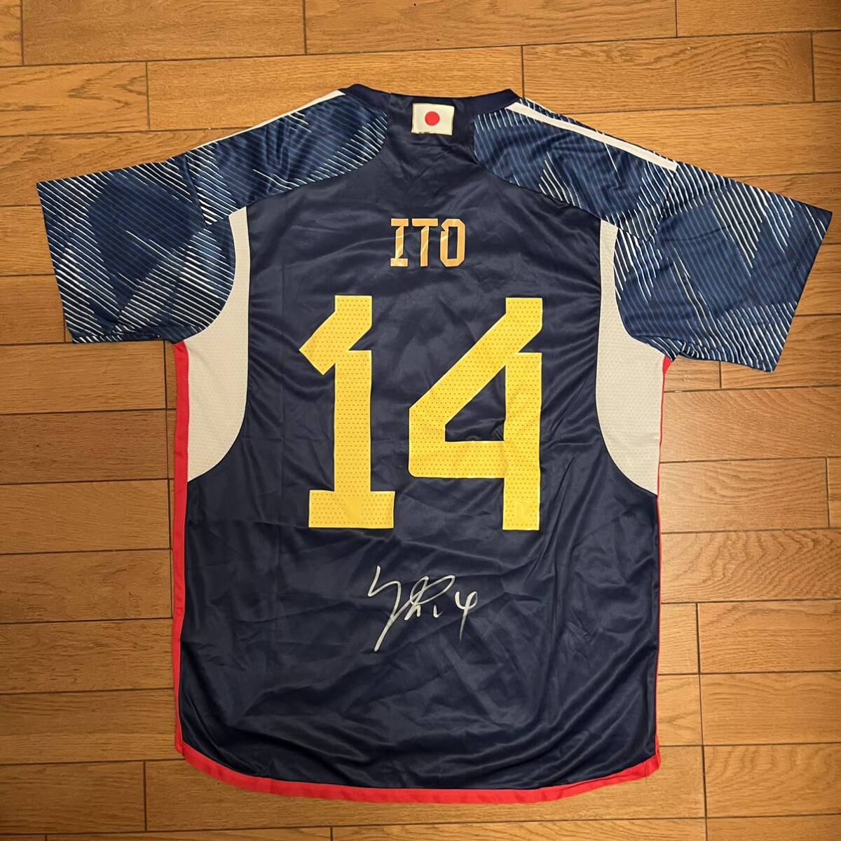 元日本代表、香川真司選手直筆サイン入りユニフォーム 香川真司ユニフォームサインサッカー