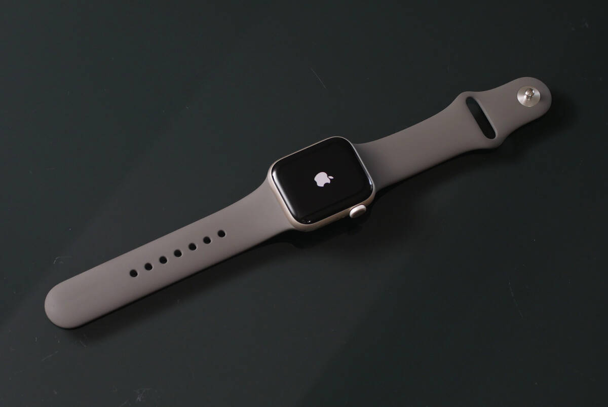 Apple Watch SE2 スターライト GPSモデル 40mm 未使用に近い