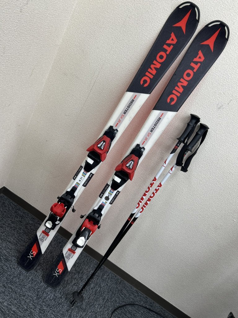 Atomic Redster スキー 130cm ストック付き Atomic Redster スキー 130cm ストック付き Kids Skis