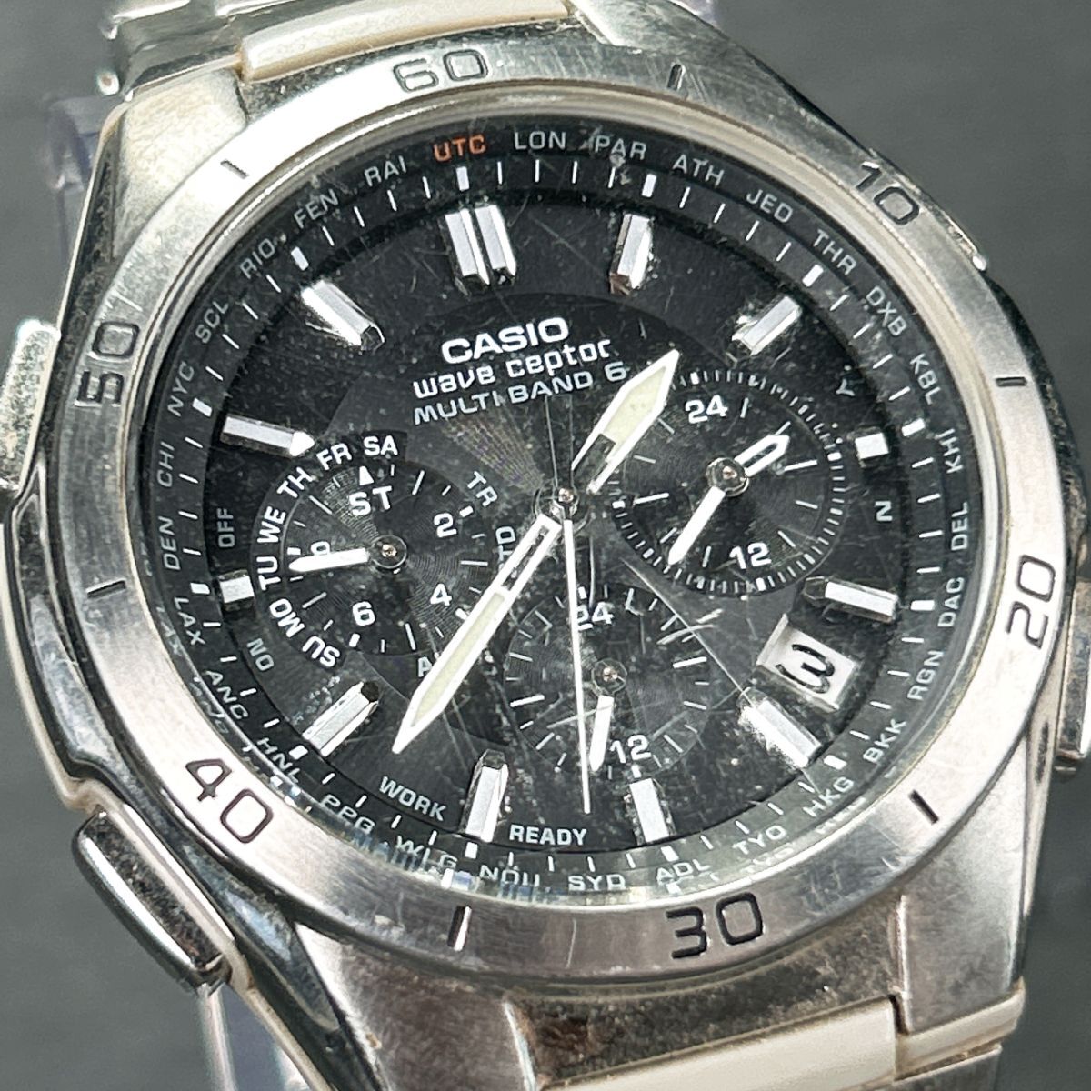 アスモデウス　究極の金運石 絶縁 時計 27点のSilver Wall Clockのストックフォト 写真 画像 -