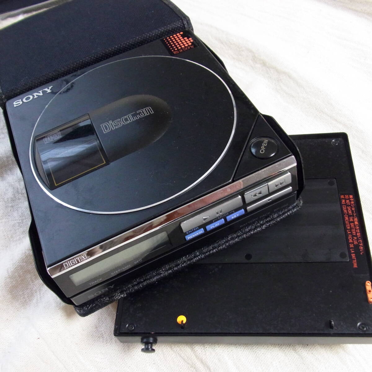 人気のファッションブランド！ SONY Discman D-50Mk2 EBP-380《ジャンク》（中古】○ 稀少名機 ポータブルプレーヤー
