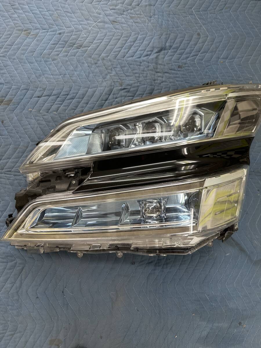 30 ヴェルファイア左ヘッドライトユニット 81185-V2300