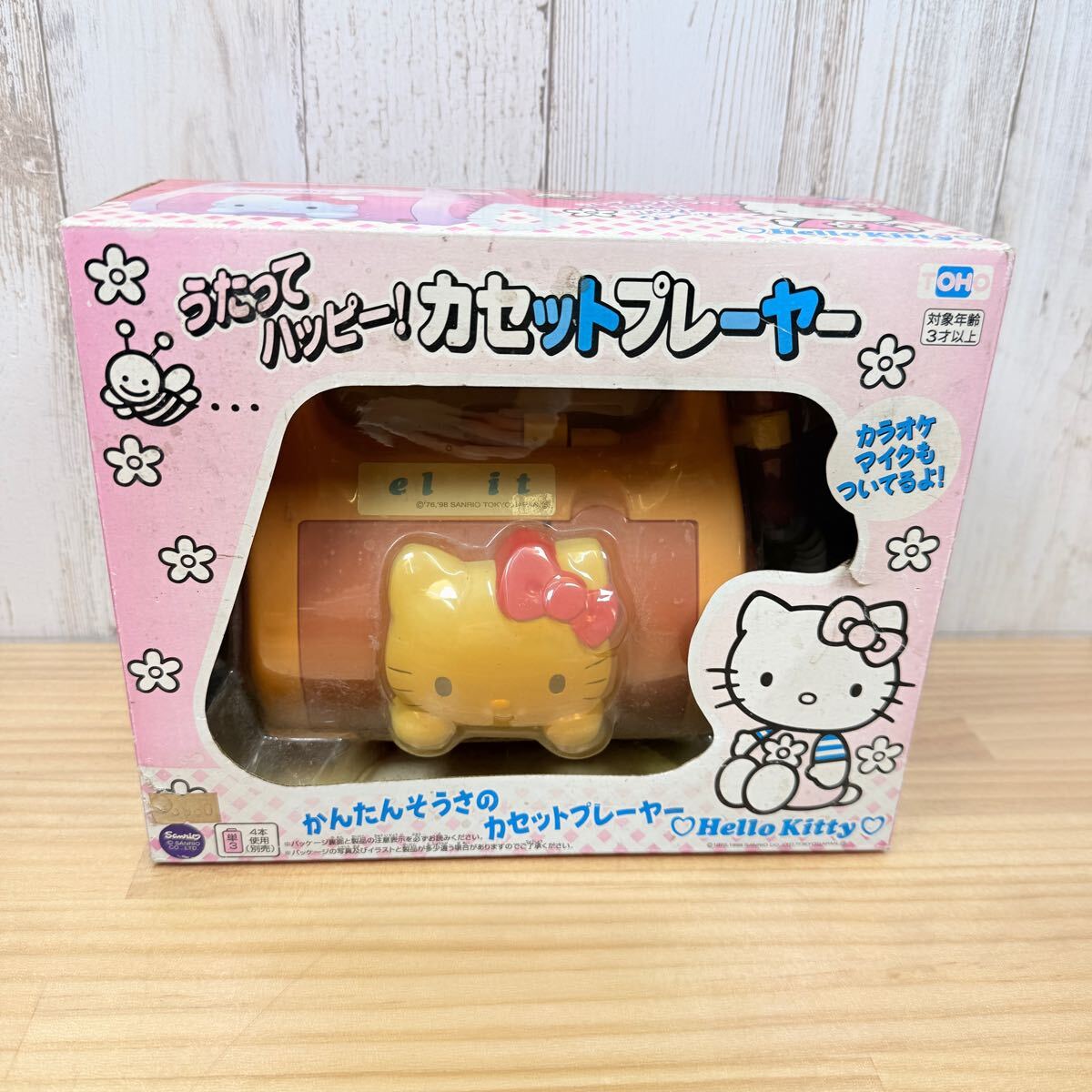 昭和レトロ　カセットプレイヤー　ハローキティ　サンリオ　TOHO 当時品　玩具 昭和レトロ カセットプレイヤー ハローキティ サンリオ TOHO
